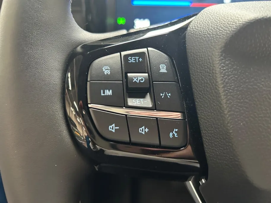 Ford E-Transit Courier Limited 44 kWh 136 pk | DEMO | Adaptive cruise control | Achteruitrij camera | Verdiepte tussenwand | Trekhaak | Navigatie | Direct leverbaar!