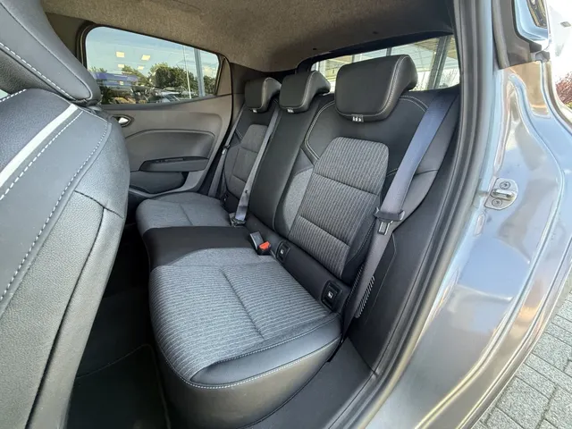 Mitsubishi Colt 1.6 HEV Intense+ | All Seasons