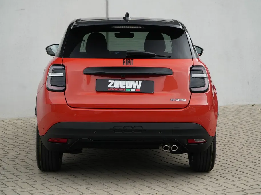 Fiat 600 1.2 Hybrid 145 PK La Prima | Camera | Carplay | Alcantara