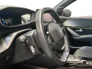 Peugeot e-208 EV GT 350 50 kWh STOELVERWARMING | ACHTERUITRIJCAMERA | GLASSROOF | 12 MAANDEN BOVAG GARANTIE