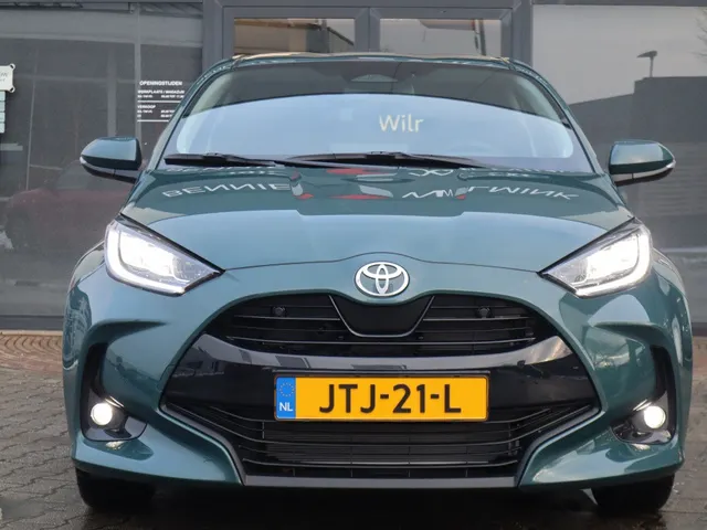 Toyota Yaris 1.5 Hybrid 115 Dynamic Comfort Pack | V+A Sensoren | Stoel & St