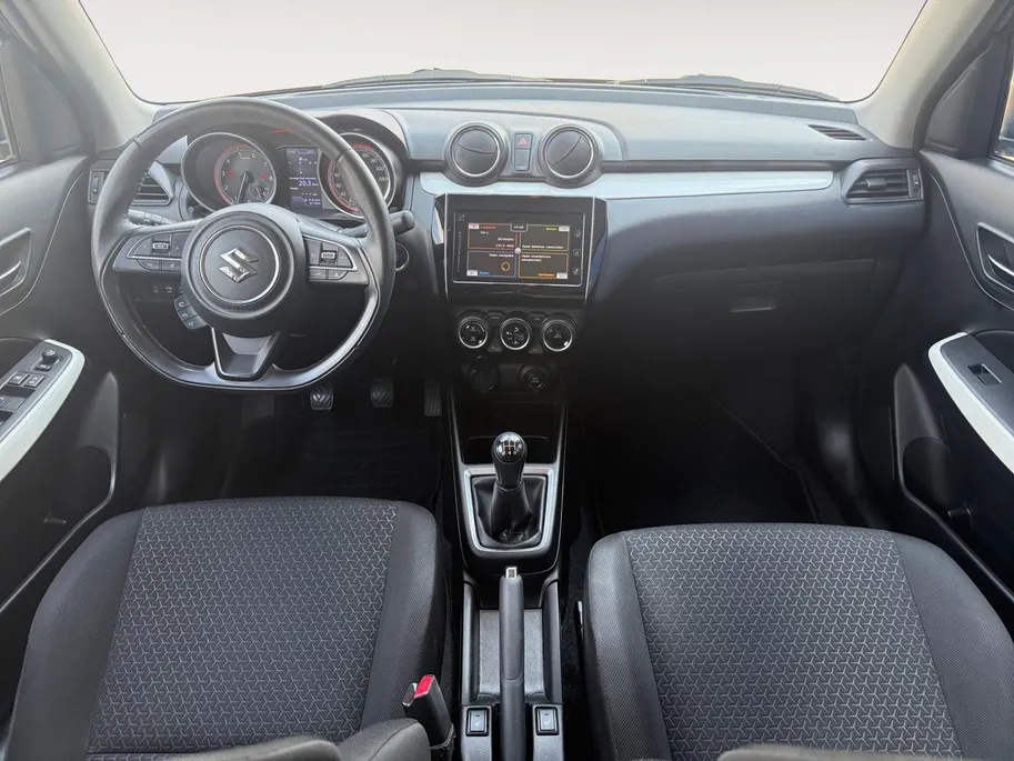 Suzuki Swift 1.2 Stijl Smart Hybrid | LM velgen zwart | Two-tone lak | Bluetooth | Cruise control