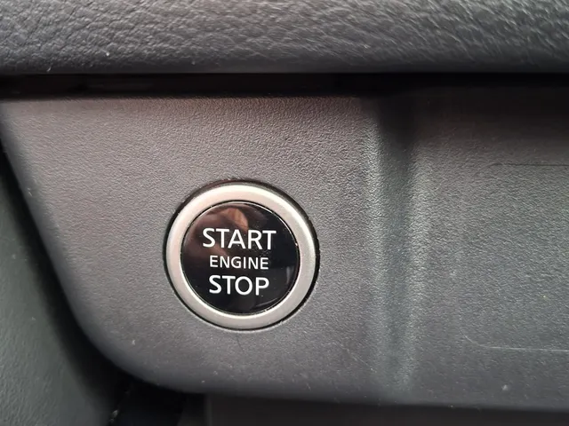 Nissan QASHQAI 1.3 MHEV Xtronic N-Connecta NAVI | PANO DAK | NL-auto | rijklaarprijs !!