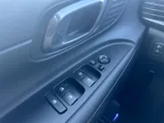 Hyundai i20 1.0 T-GDI Premium | Trekhaak| Lichtmetalen velgen| Automaat| Navigatie | Stoel verwarming| Stuur verwarming| Vol met opties!