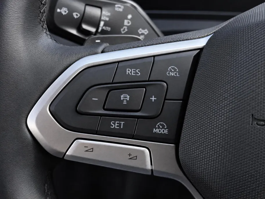 Volkswagen Tiguan 1.5eHybrid 204PK Life Edition · Trekhaak · Navigatie · Camera + parkeersensoren · Garantie t/m 10-02-2031 of 100000km.