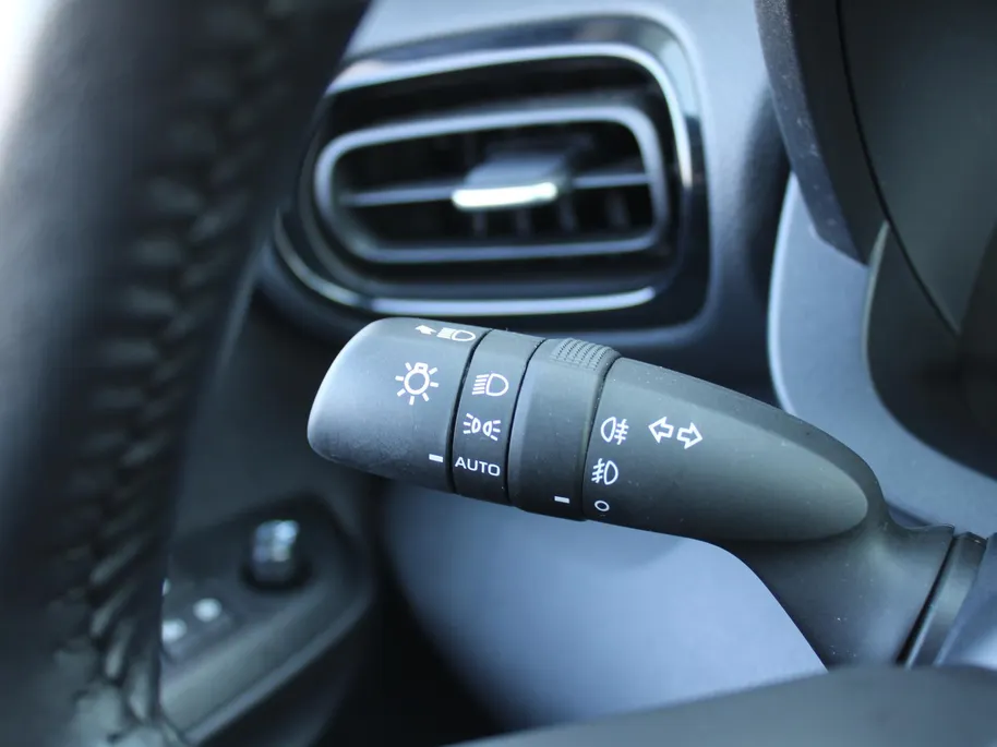 Mazda 2 Hybrid 1.5 Agile | Stuur-/stoelverwarming | Camera | 15' LM | Cruise adapt. | Airco |