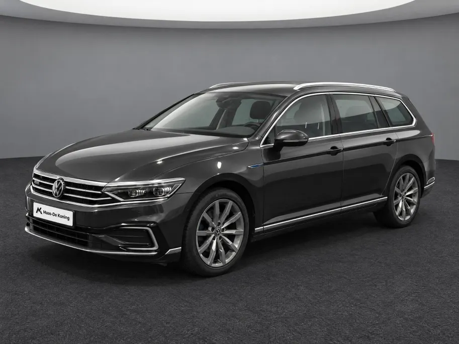 Volkswagen Passat Variant 1.4 TSI 218pk PHEV GTE Business · Apple/Android Car Play · Camera · Wegklapbare Trekhaak · Stoelverwarming · Elek. Achterklep · 18'' Inch ·