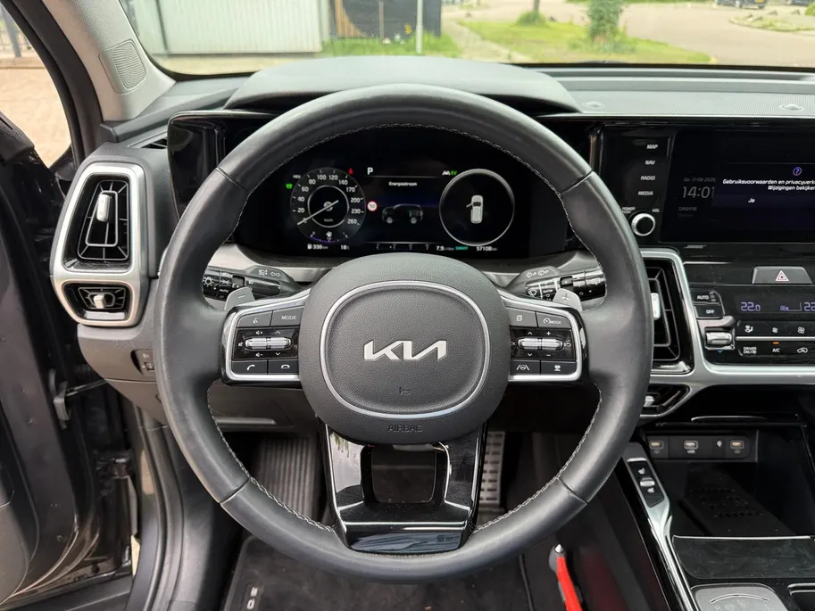 Kia Sorento 1.6 T-GDI Plug-in Hybrid 4WD Edition 7p. | Dealer onderhouden | Trekhaak | Apple Carplay / Android Auto | Navigatiesysteem | Elektrisch Schuif / Kanteldak | Head-up Display |  Elektrisch Verstelbare Voorstoelen | Bestuurdersstoel Met geheugen | Stoelverwa