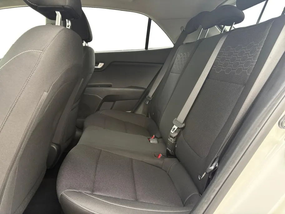 Kia Rio 1.0 TGDI DynamicLine | Navigatie | Airco | Apple Carplay / Android Auto | Achterruitrij Camera | Lichtmetalen Velgen |