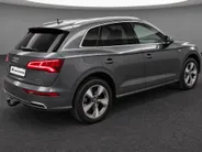 Audi Q5 50 TFSI e quattro S edition · Trekhaak · Adaptive Cruise Control · Apple/Android Car Play · Dodehoeksensoren · Stoelverwarming ·  Drive select · 360°Camera + Parkeersensoren ·