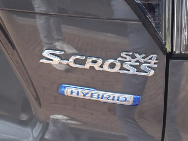 Suzuki S-Cross 1.4 BoosterJet Select Hybrid Carplay | All Seasons | Adaptive Cruise