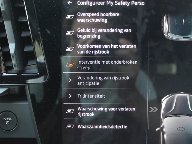 Renault Megane E-Tech comfort range iconic 60 kWh | 360 camera | Elektrische stoelen | Harman Kardon geluid | DEMO VRAAG NAAR DE BESCHIKBAARHEID!