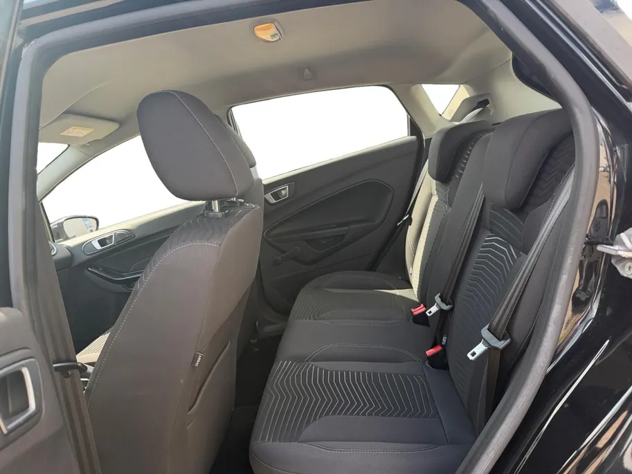 Ford Fiesta 1.0 EcoBoost Titanium | NL auto | Navigatie | Parkeersensor achter | Bluetooth | Cruise control | Verwarmde voorruit |