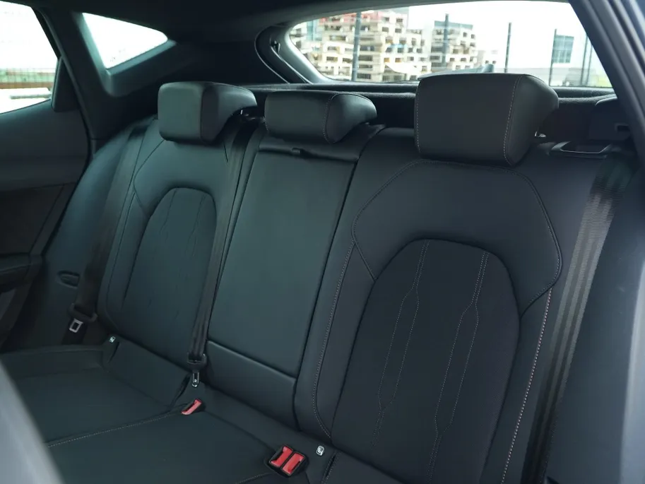 CUPRA Formentor VZ 1.4 e-HYBRID 205 PK | Navi | Carplay | LED | Camera | 19'