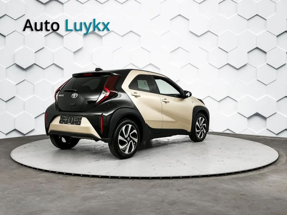 Toyota Aygo X 1.0 Pulse | 17'' L.M. Velgen | Adaptieve Cruise Control | App Connect