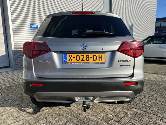Suzuki Vitara 1.5 Hybrid Select Automaat | Trekhaak | All Season Banden | Lage Kilometerstand | Apple Carplay & Android Auto