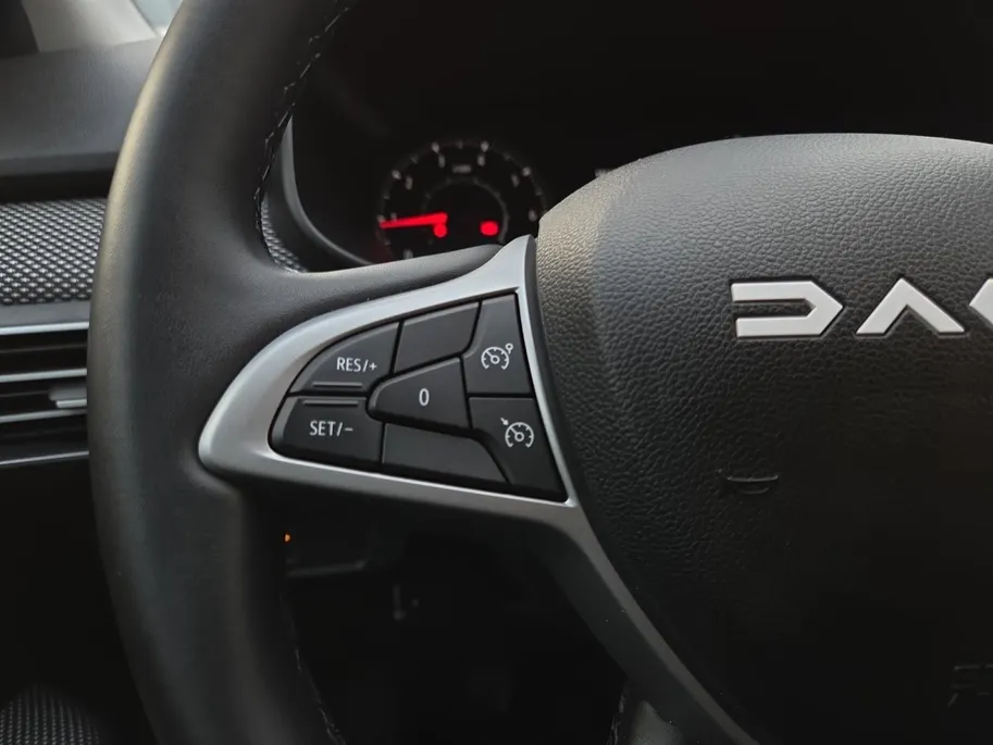 Dacia Sandero 1.0 TCe 90 Journey | Camera | Apple Carplay & Android Auto | Climate & Cruise Control *
