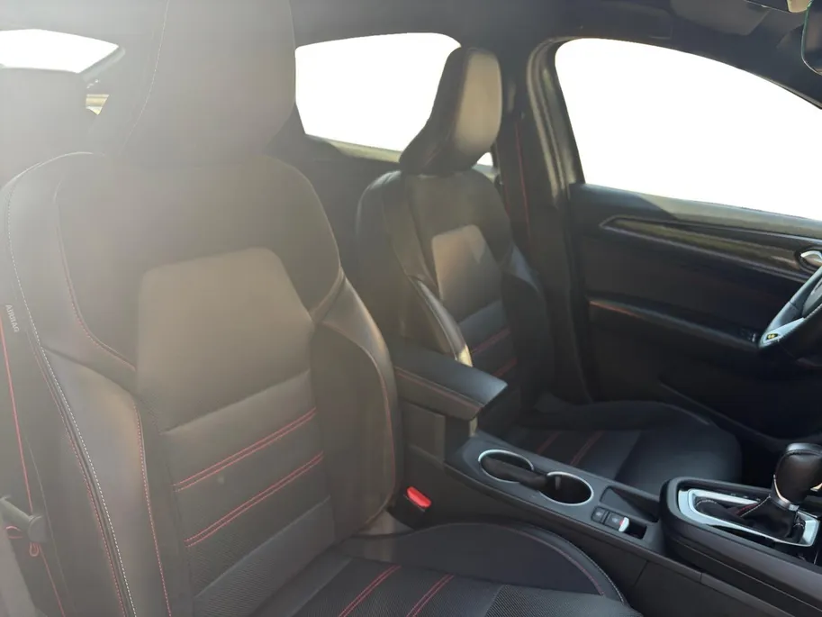 Renault Arkana 1.3 mild hybrid 160 R.S. line Apple Carplay/Android Auto , stoel en stuurverwarming , leder , lm velgen , navi , camera , cruise , tel .