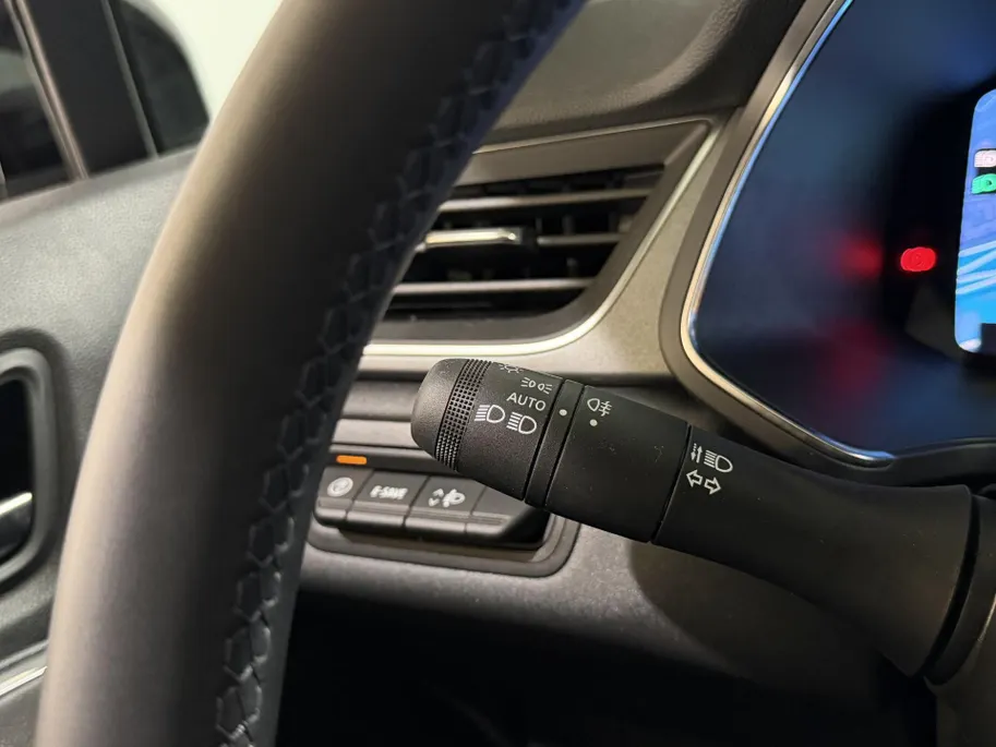 Renault Captur 160PK E-Tech Full Hybrid Techno Automaat | Camera | Parkeersensoren | Adaptive Cruise Control | Climate Control | Apple CarPlay/Android Auto | Full LED | Licht & Regen Sensor | Lichtmetalen Velgen |