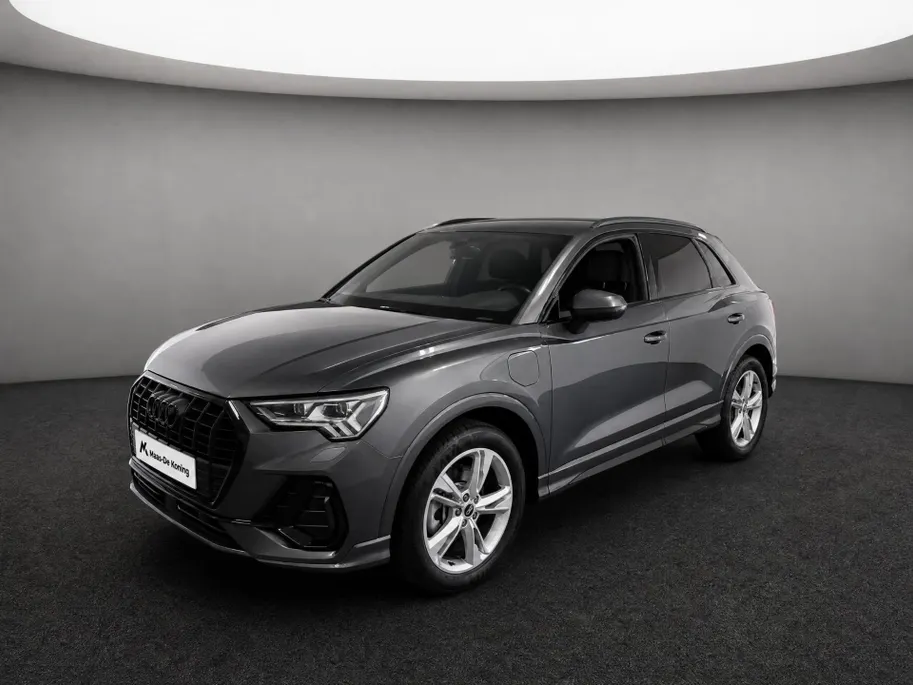 Audi Q3 45 TFSIe 245pk S edition · Trekhaak Wegklapbaar · 360 Camera · Lederen Bekleding · Adaptive Cruise Control · Apple/Android Car Play · Elek. Achterklep · Keyless · 19'' Inch ·