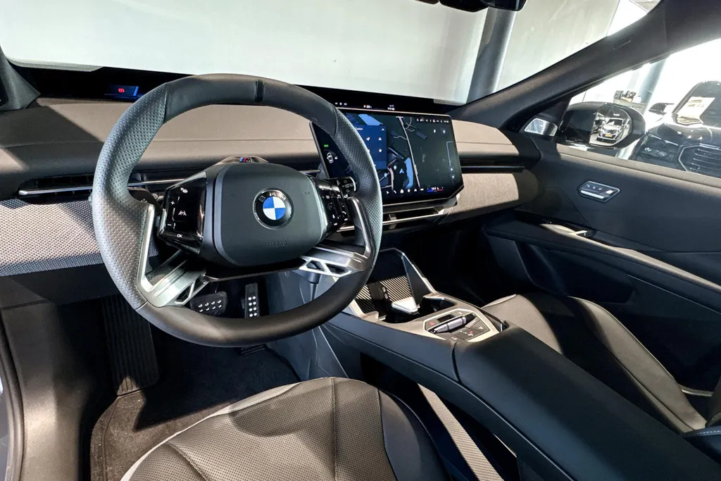 BMW iX3 50 xDrive 113 kWh