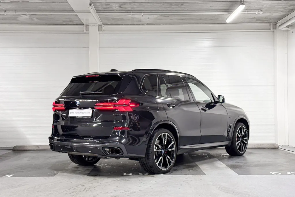 BMW X5 xDrive50e Launch Edition