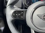 MINI Countryman 1.5 Cooper MINI Yours |achteruitrijcamera| Extra getint glas |Cruise control adaptief| Comfortstoel(en)| Lederen bekleding| 12 maanden Bovag Garantie|