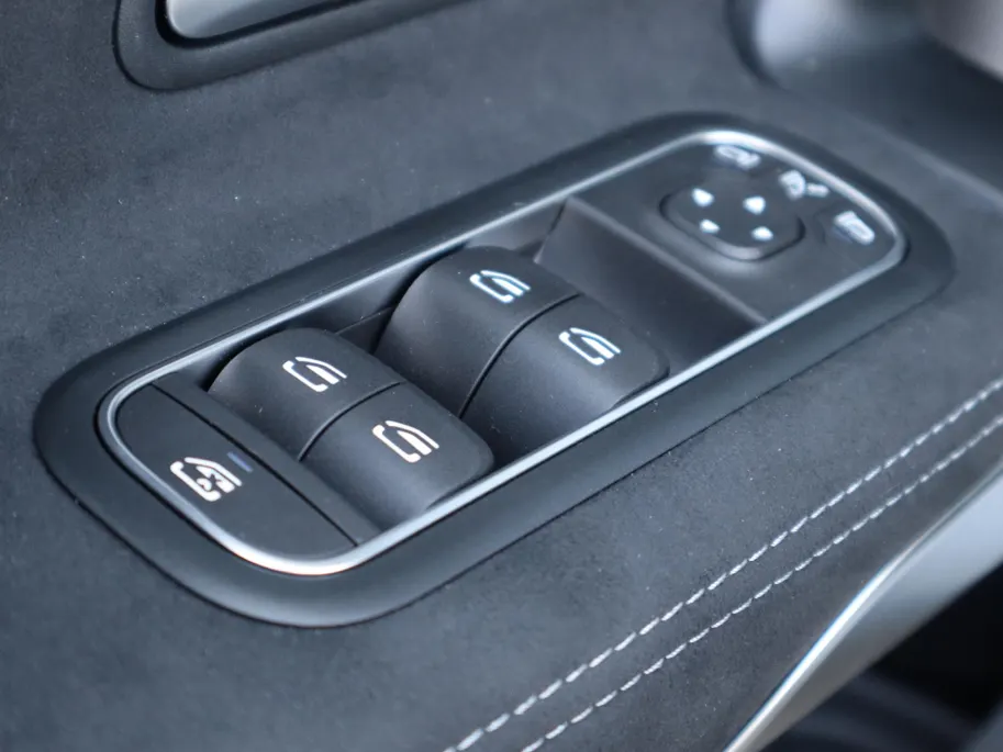 Mercedes-Benz A-Klasse 250 e 140 Year Edition l Keyless l Panoramadak l Memory