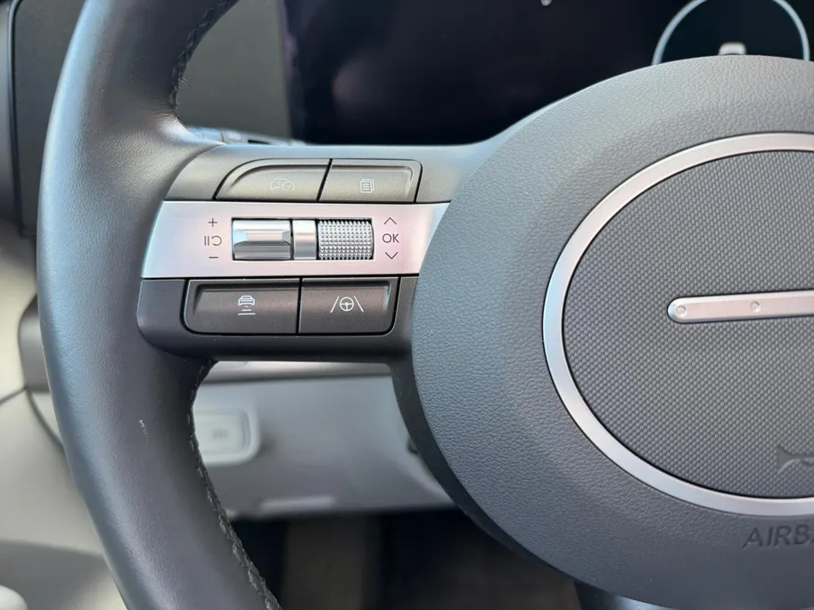 Hyundai Kona 1.6 GDI HEV Premium Sky | Lederen Bekleding| Stoelverwarming v+a| Schuif-kanteldak| Elekrtrisch verstelbare stoelen met geheugen| Dode hoeksensor| MOOIE AUTO