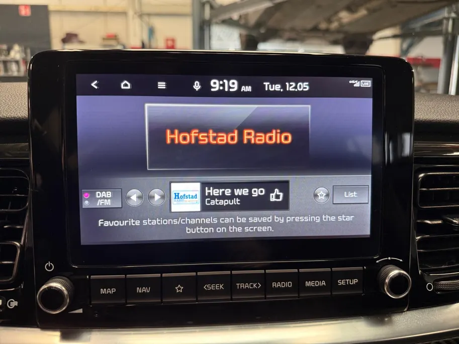 Kia Stonic 1.0 T-GDi MHEV GT-PlusLine Meest luxe uitvoering | 1e Eigenaar | Panorama dak | Dealer onderhouden | Cruise Control Adaptief | Carplay | Metallic lak | Fabrieksgarantie t/m 10-5-2030 + 3x 1 jaar* | NAP