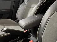 Renault Clio 90PK TCe GPF Techno | 9,3' Navi | Climate Control | Digital Cockpit | Camera | Parkeersensoren | Apple CarPlay/Android Auto | Full LED | Lichtemetalen Velgen | Licht & Regen Sensor |