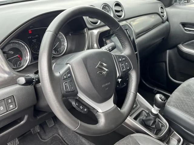 Suzuki Vitara 1.4 Boosterjet Stijl | Trekhaak | All Seasons