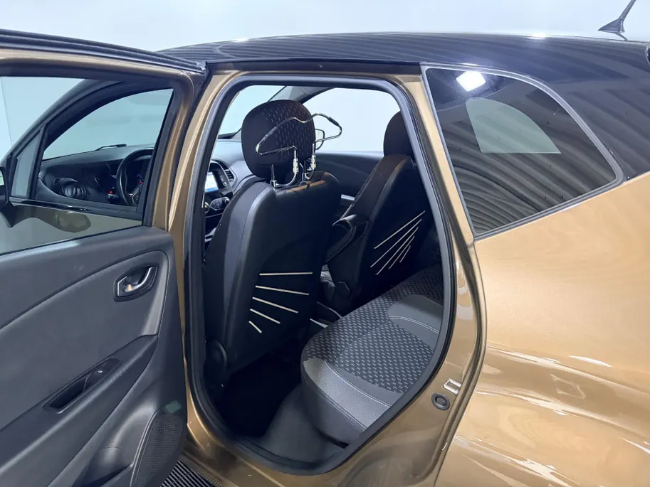 Renault Captur 120PK TCe Intens | 1ste Eigenaar | Navigatie | Climate Control | Camera | Lichtmetalen Velgen | Parkeersensoren | Cruise Control | Park Assist | Bluetooth Audio/Telefoon | Licht & Regen Sensor |