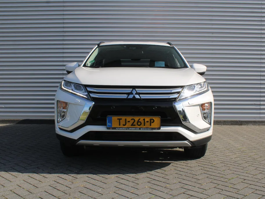 Mitsubishi Eclipse Cross 1.5 DI-T First Edition | Trekhaak | 18' LM | HUD | 360 Camera | Dodehoek detectie | Navi | Stoelverwarming | Dealeronderhouden | 1e eigenaar |