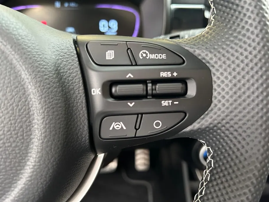 Kia Picanto 1.0 DPI GT-Line Automaat | Apple Carplay / Android Auto | Navigatiesysteem | Stoel + Stuurverwarming | Elektrisch Bedienbaar Schuif / Kanteldak | Parkeersensoren + Camera Achter | Cruise Control | Dodehoekdetectie + Correctie | Lichtsensor | 16'Lichtmetal