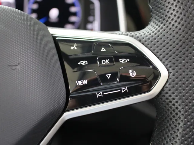 Volkswagen T-Roc Cabrio 1.5 TSI DSG R-Line Navigatie | 19' Misano | Stoel- en stuurverwarming | Matrix Led | Beats Audio