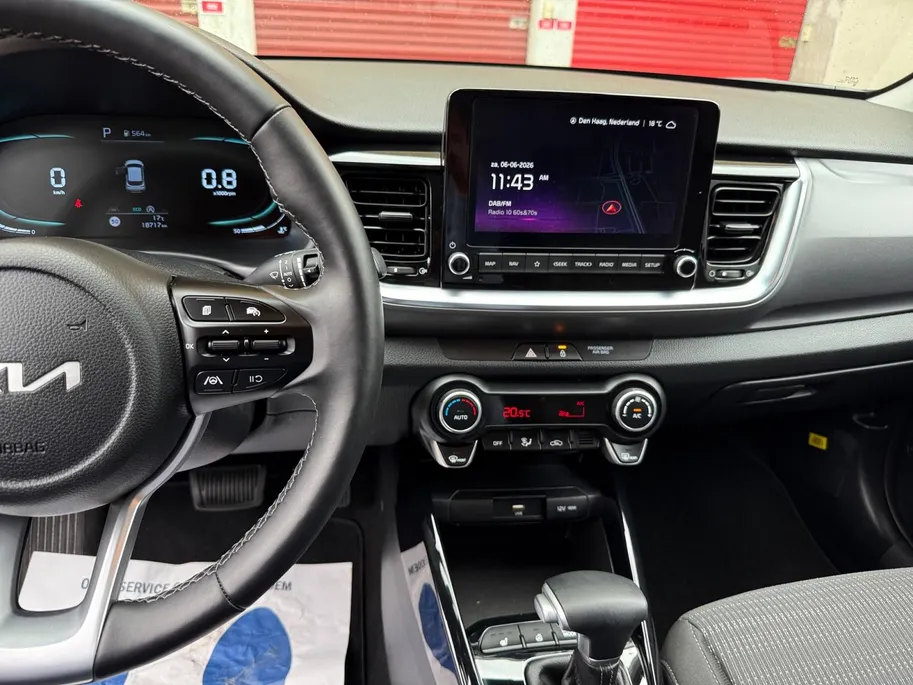 Kia Stonic 1.0 T-GDi MHEV DynamicPlusLine Automaat |  Navi | Apple Carplay/Android Auto | Metallic lak | Stoel & stuurverwarming | Fabrieksgarantie t/m 11-8-2032 + 3x 1 jaar* | NAP