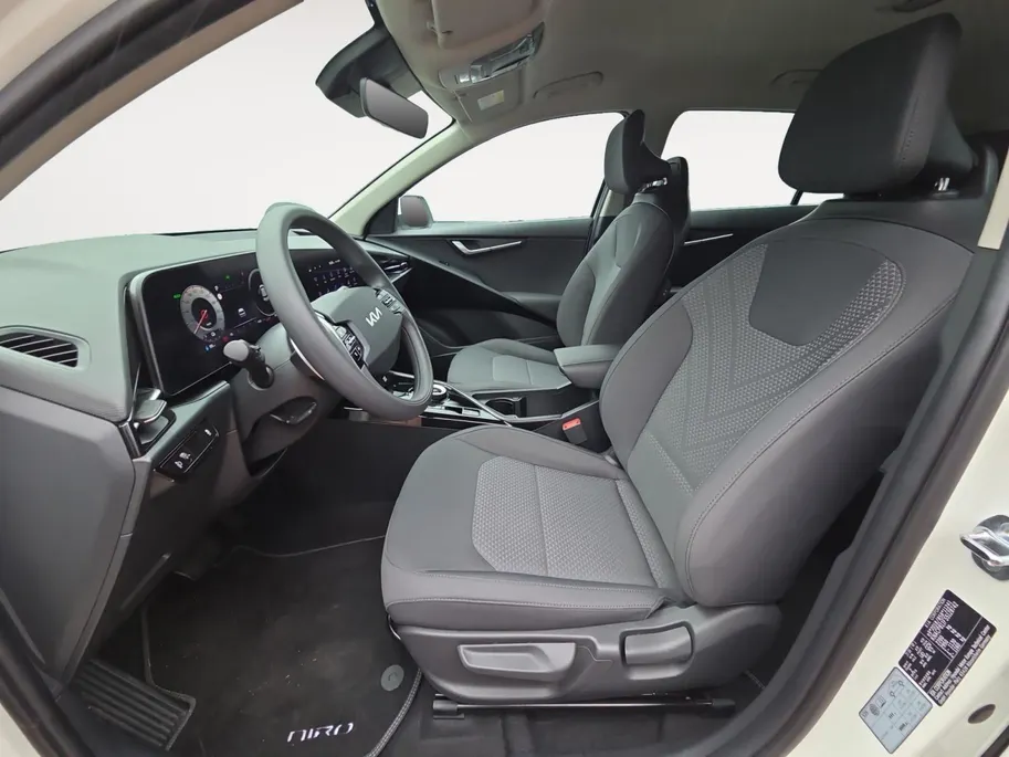 Kia Niro EV Light Edition 64.8 kWh | 1e Eigenaar | Fabrieksgarantie | Accu 100% | Lage km stand | Cruise Control Adaptief | Camera | Carplay |NAP