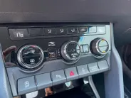 Škoda Karoq 1.0 TSI Ambition Business DSG-Automaat| Wegklapbare trekhaak| Navi| Cruise Control| Climate control| Parkeersensoren v+a|