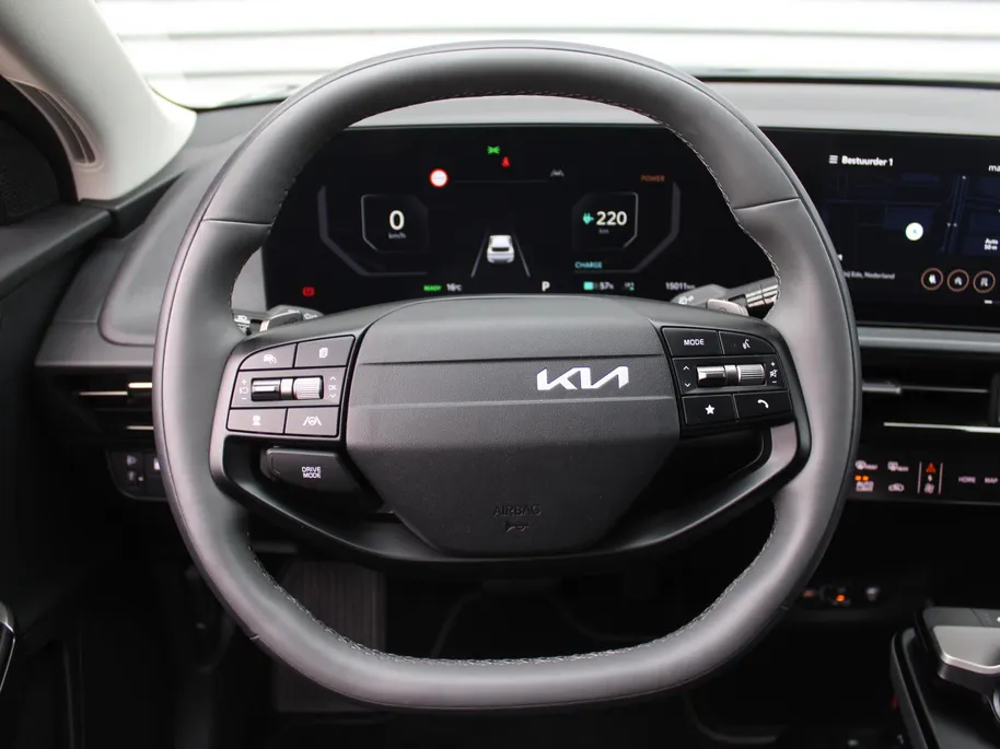 Kia EV6 Light Edition 63 kWh | Stuur-/stoelverwarming | Camera | 19' LM | LED | Cruise adapt. | Clima | Draadloze telefoonlader | 17% bijtelling |