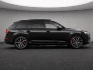 Audi Q7 55 TFSI e quattro Pro Line S 394 PK ·Leder bekleding · Assistentie. plus, remote park · Head-Up display · Glazen panorama dak · Bang & Olufsen