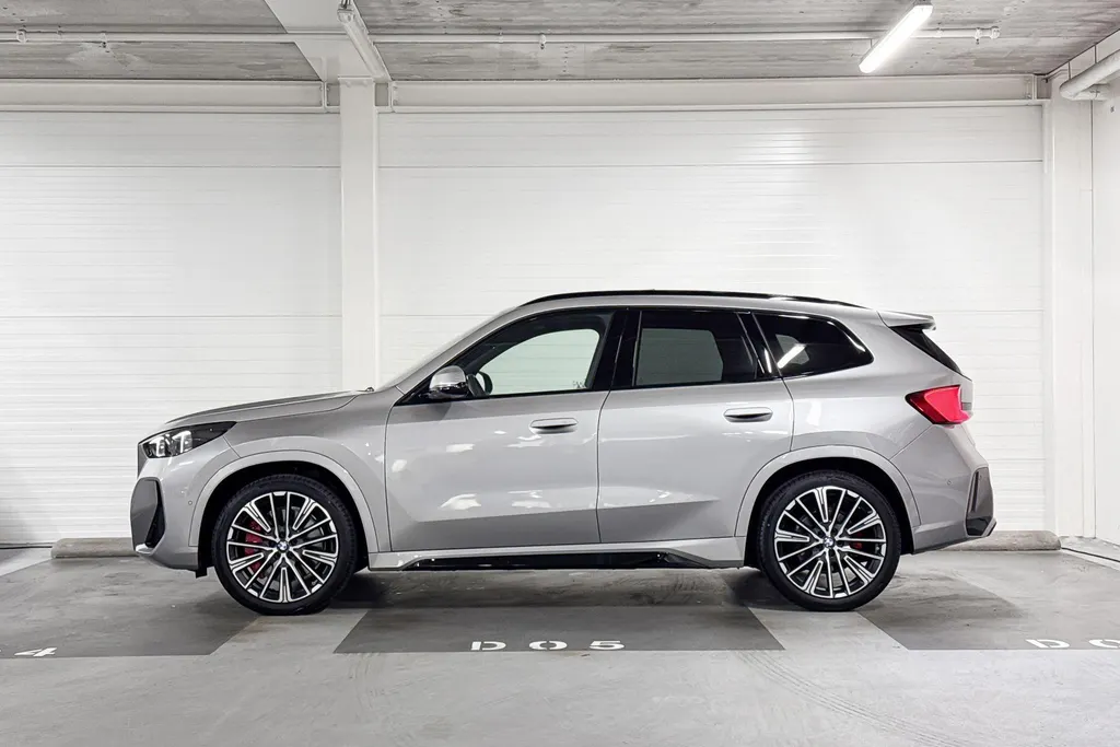 BMW iX1 xDrive30