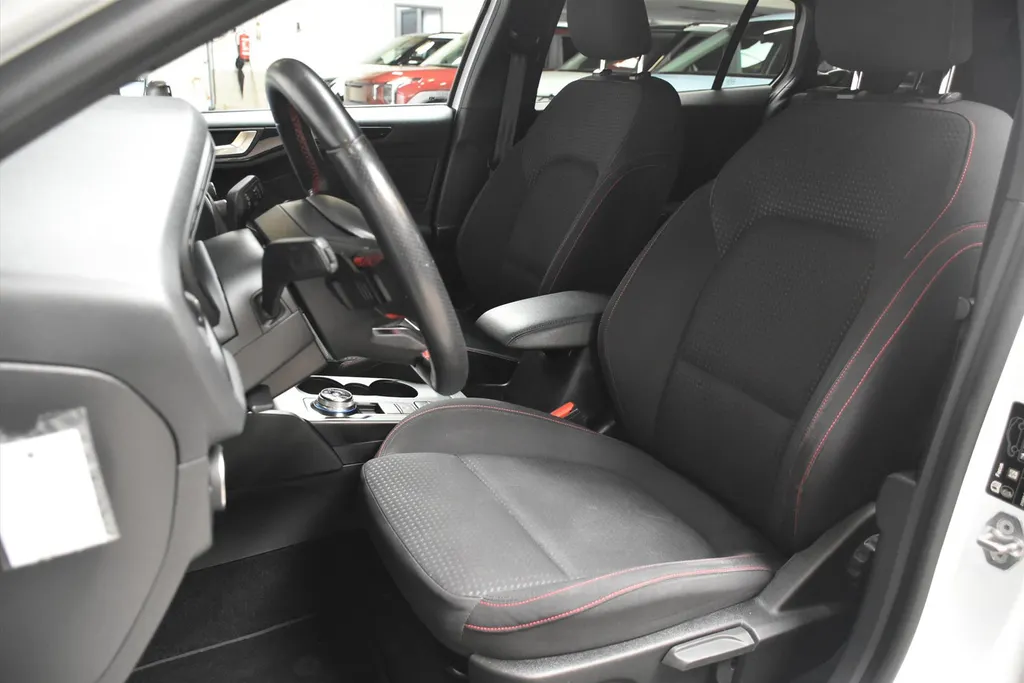 Ford Focus Wagon 1.0 EcoBoost 125pk Automaat ST Line