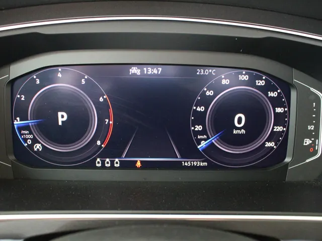 Volkswagen Tiguan 1.5 TSI Elegance Apple Carplay | Parkeercamera | Stoelverwarming | Inklapbare buitenspiegels | Climate Control