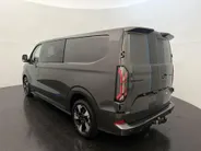 Ford Transit Custom 320 2.5 PHEV L2H1 Sport DC 230 PK | AUTOMAAT | Uniek Sport Interieur | 19 inch Lichtmetalen Velgen | Trekhaak | Achteruitrijcamera | |Verwarmbare Voorstoelen en Stuurwiel |