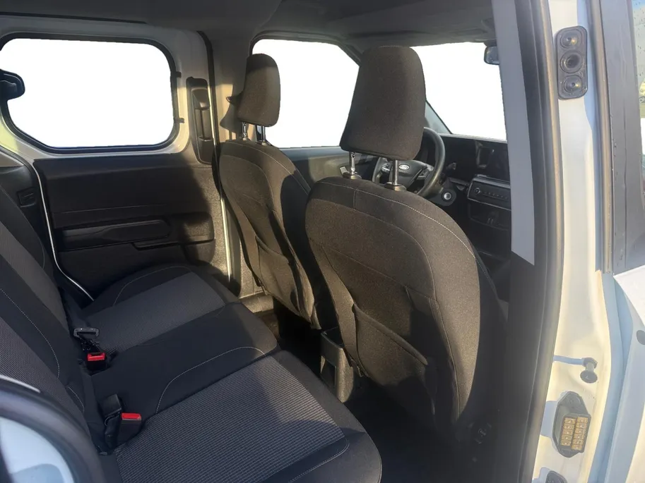 Ford Tourneo Courier 1.0 EcoBoost | Apple Carplay/Android Auto | Navigatie | Camera | Climate Control | Parkeersensoren | Stuurbediening | Hoge Instap