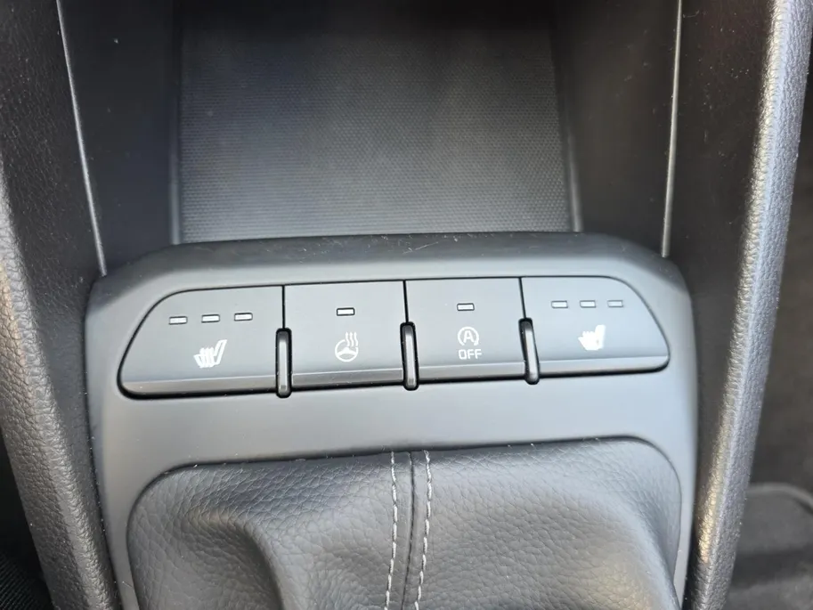 Kia Stonic 1.2 MPi ComfortPlusLine Navigator | Achteruitrijcamera | Apple/Android Carplay | Stoel en Stuurverwarming | Cruise control | 12 maanden garantie! |