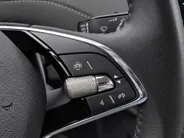 Škoda Enyaq iV 60 Selection 132kW/180 PK · Navigatie · Leder/stof · Apple/Android Car Play · Camera