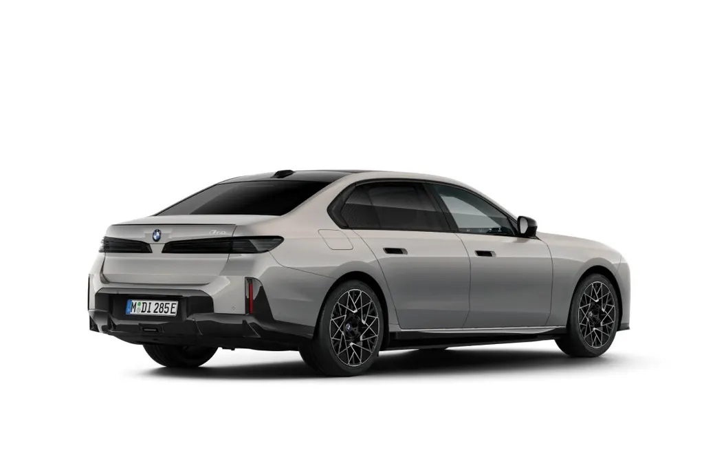 BMW i7 xDrive60 118.1 kWh