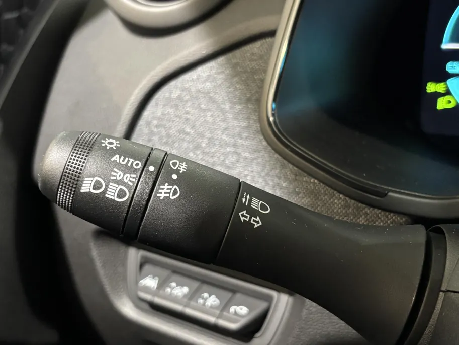 Renault ZOE R135 Evolution 52 kWh Automaat | DEMO | Camera | Parkeersensoren | Apple CarPlay/Android Auto | Climate Control | Full LED | Lichtmetalen Velgen | Digital Cockpit | Cruise Control |